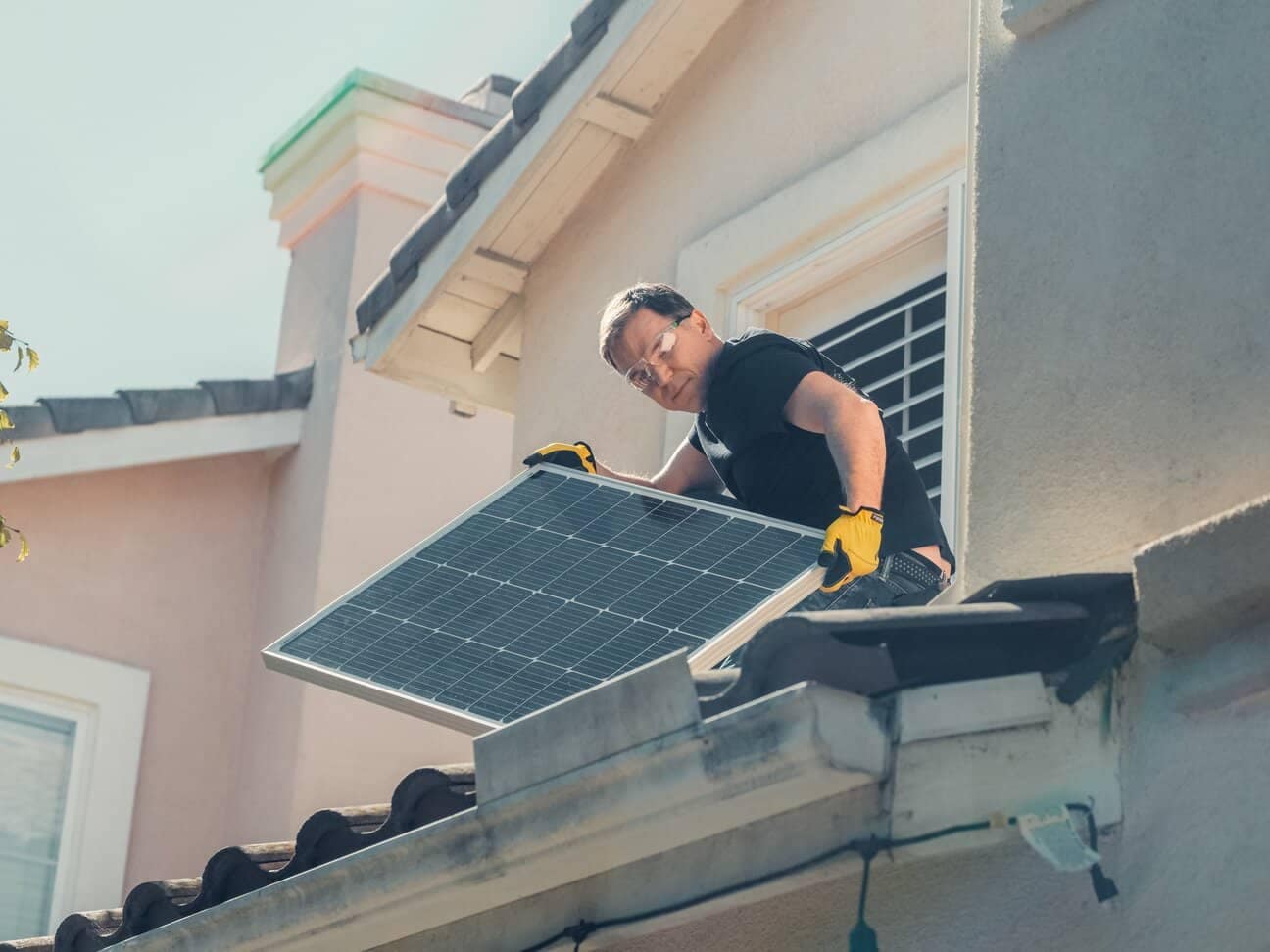 We explore Are Solar Panels Worth the Investment?